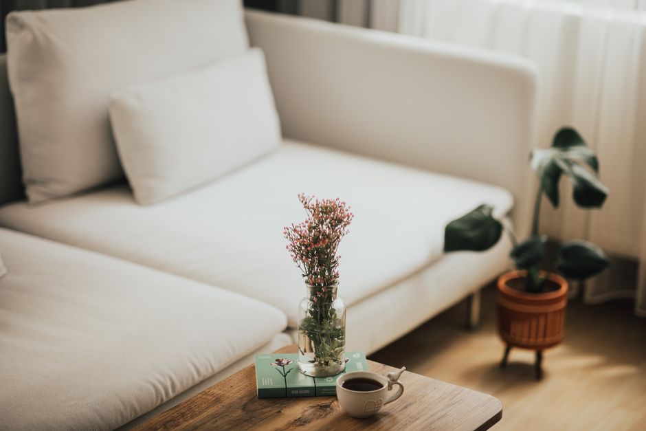 How Do I Choose a Coffee Table That Fits My Sofa and Living Room?