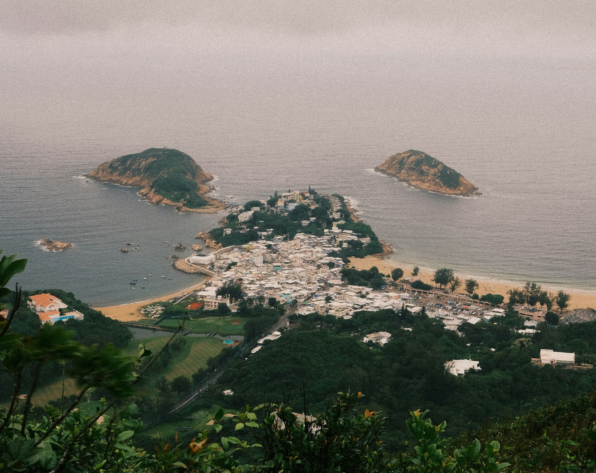 Discover Hidden Coastal Towns for Your Next Unforgettable Getaway