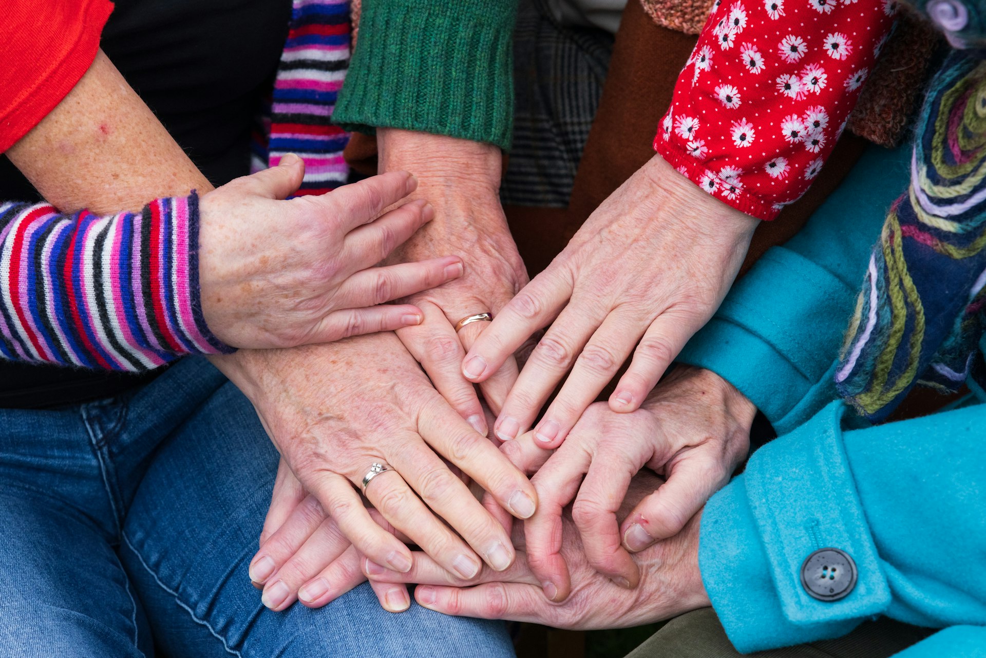 How Community Support Empowers Mental Wellness: Practical Guidance for Building Resilience and Connection